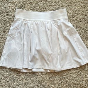 Lululemon white size 4 skirt